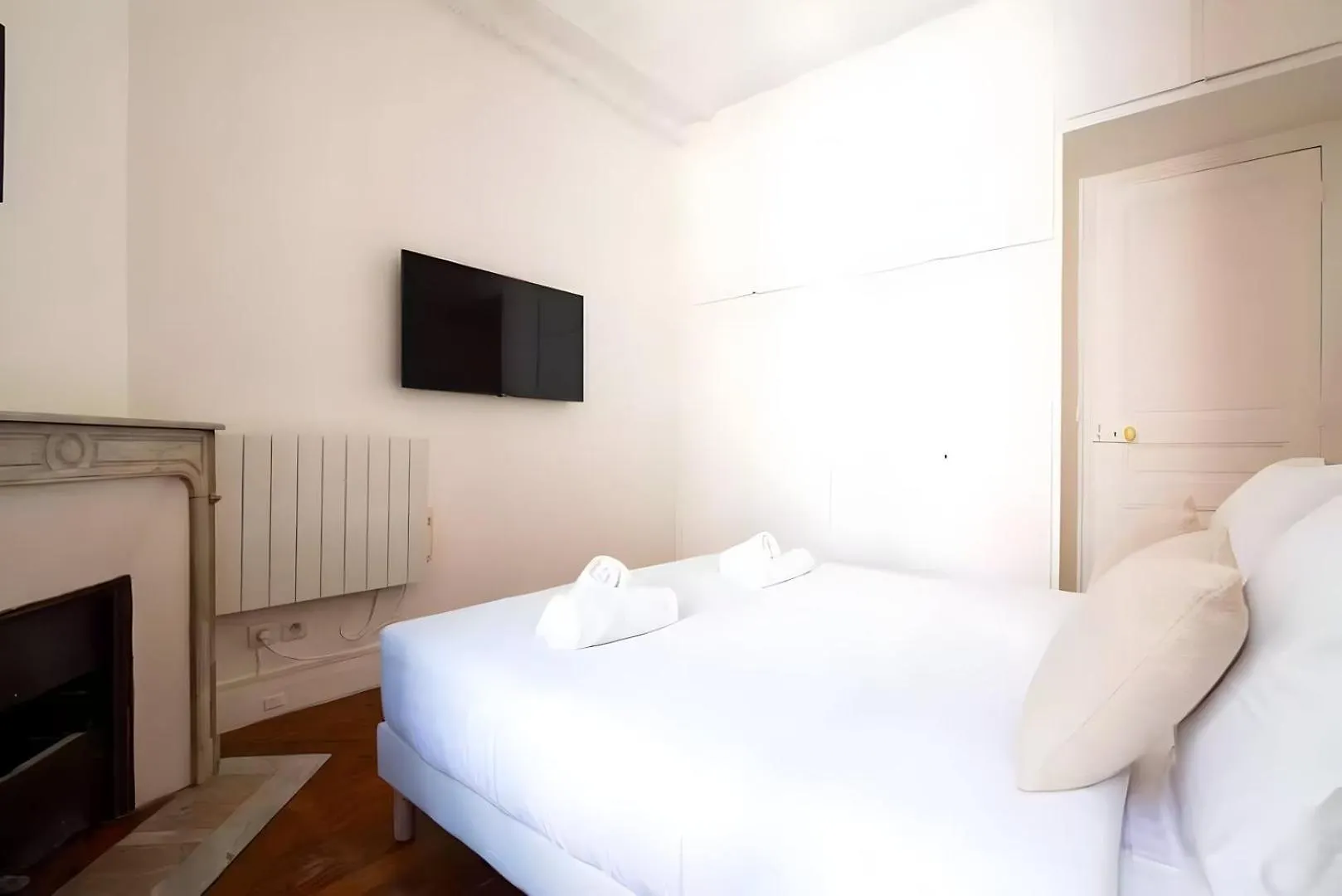 Tbs 322 - Superb Apartment With Eiffel Tower View Paris France